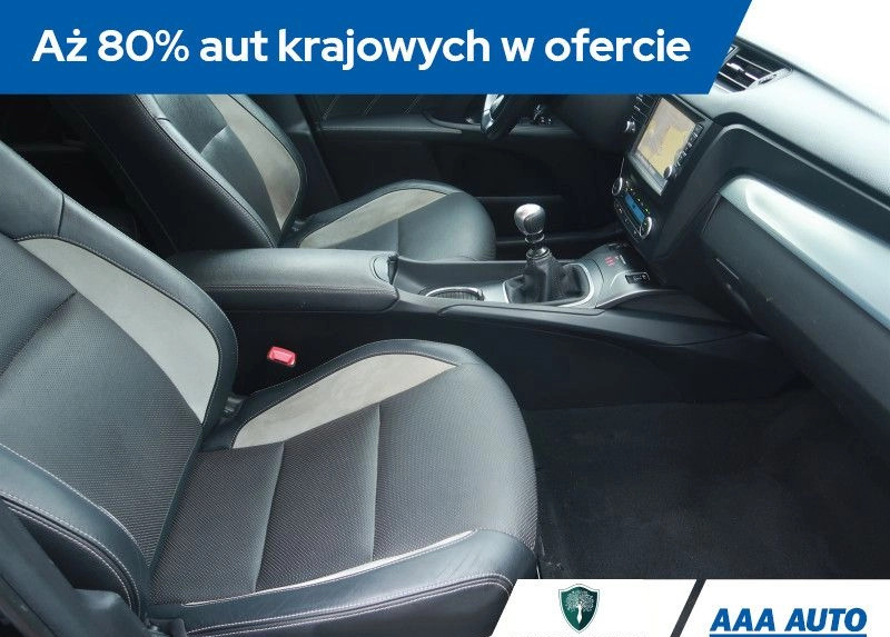 Toyota Avensis cena 63000 przebieg: 133825, rok produkcji 2015 z Piotrków Trybunalski małe 254